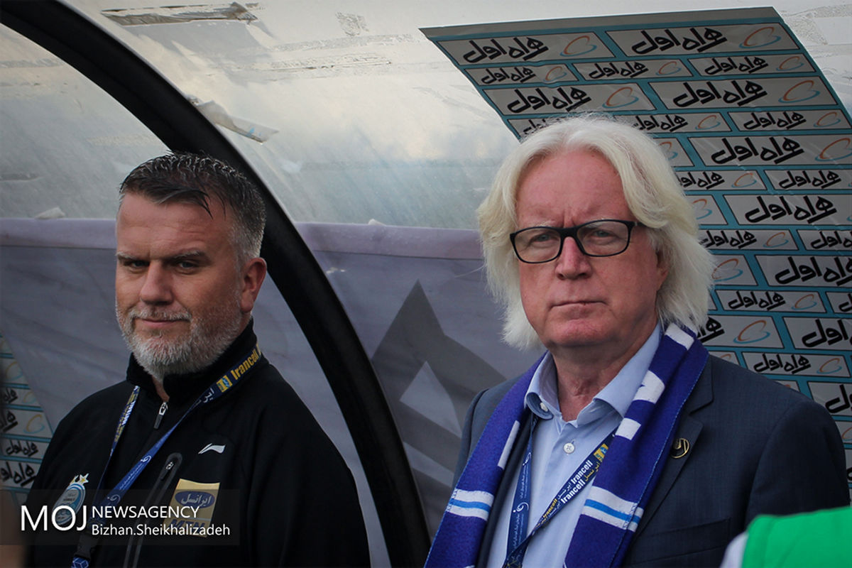 دیدار تیم های فوتبال گسترش فولاد تبریز و استقلال تهران