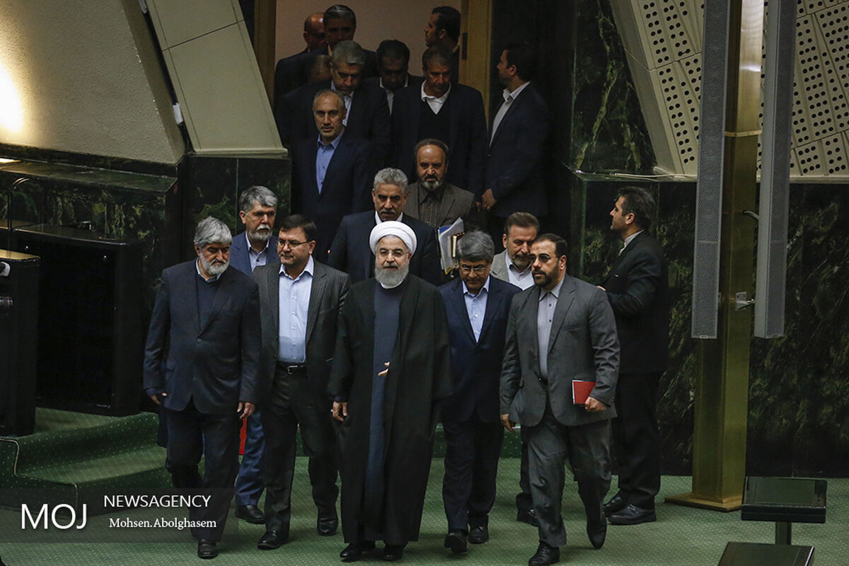 تقدیم لایحه بودجه سال ۹۷ به مجلس توسط رییس جمهوری