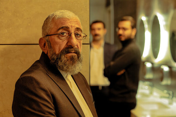 «جهان مبهم هاتف» با رضا کیانیان می‌آید