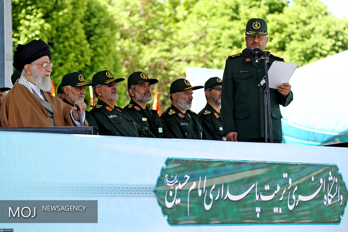 مراسم دانش‌آموختگی دانشجویان دانشگاه امام حسین علیه‌السلام