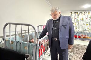 استاندار تهران از شیرخوارگاه خیریه بهشت امام رضا (ع) دیدار کرد