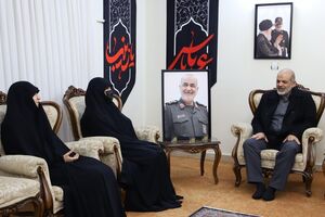 سردار وحیدی به دیدار خانواده شهید سلامی رفت