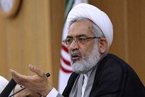 یکی از راه های ضربه زدن دشمن آسیب زدن به پایه‌های اقتصادی است