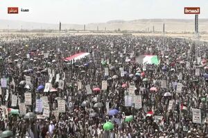 یمنی‌ها استقلال را با راهپیمایی میلیونی گرامی داشتند