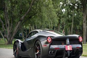 از مشکی مخملی ۴ میلیون دلاری بیشتر بدانید