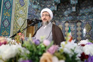 مسئولان برای حل مشکلات معیشت مردم تلاش کنند