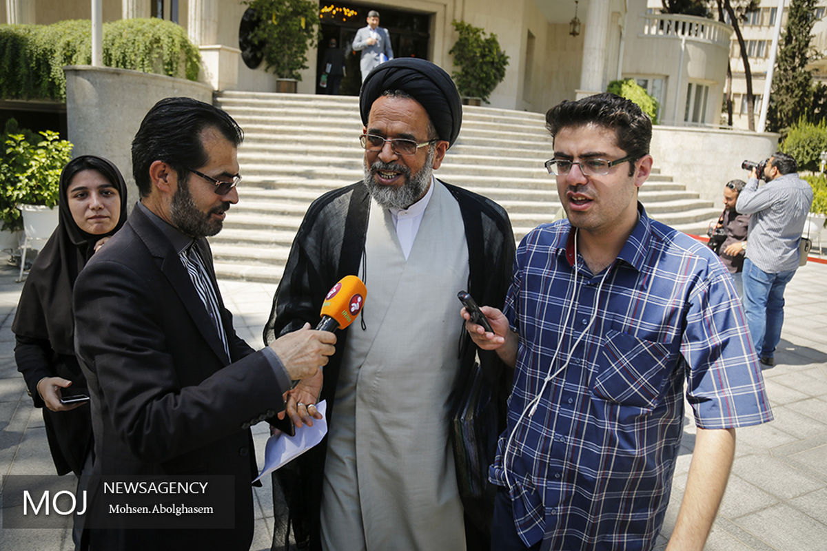 حاشیه جلسه هیات دولت 