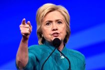 یک سناتور و یک وزیر بر سر معاونت هیلاری کلینتون رقابت می کنند