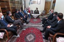 مبارزه با قاچاق کالا به صورت گسترده و کلان در مرزها باشد