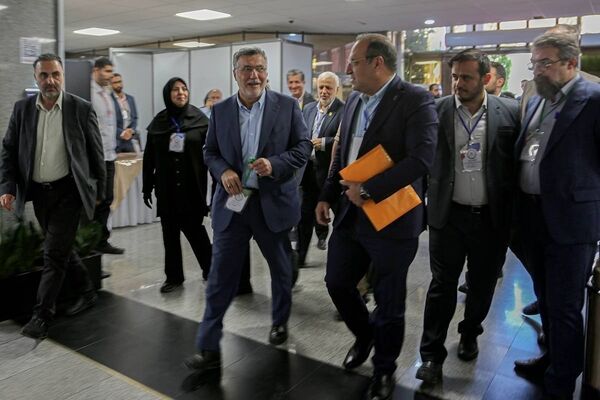 وزیر بهداشت از روند طراحی سؤالات آزمون‌های دانشنامه و بورد تخصصی و فوق‌تخصصی بازدید کرد