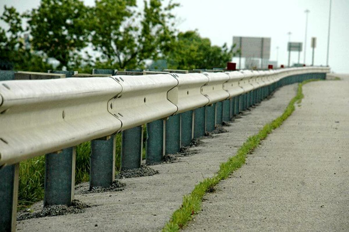 گاردریل جاده