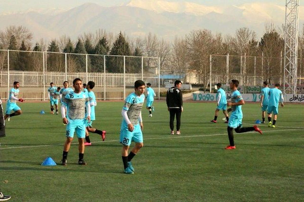 آغاز اردوی تیم ملی فوتبال نوجوانان در ورزشگاه امام رضا 