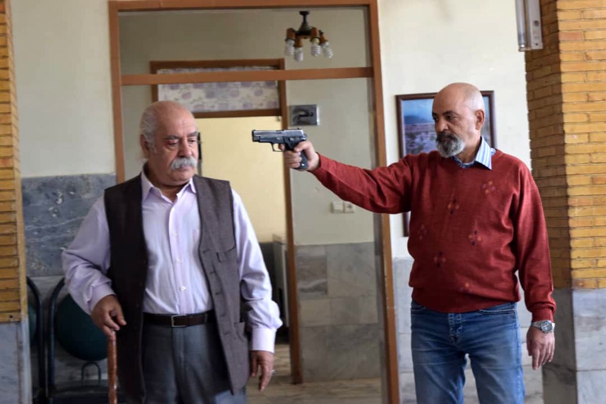 مجموعه تلویزیونی خاک گرم