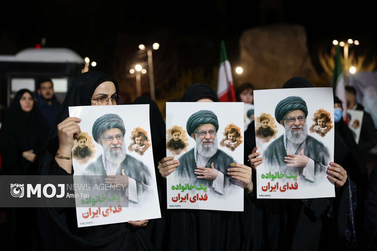 عزاداری مردم تهران در سوگ رهبر شهید