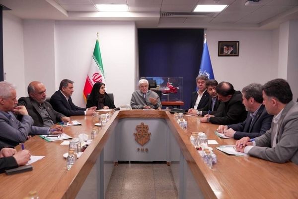 مدیریت تنگه هرمز با ایران است؛ یا در میز مذاکره حقمان را خواهند داد یا در میدان آن را به‌دست می‌آوریم