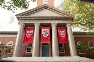 شکایت دانشگاه هاروارد از دولت ترامپ به دلیل قطع بودجه