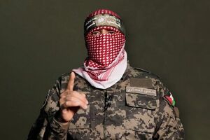 ما با دشمنی حقیر روبرو هستیم