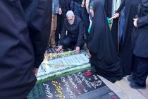 حضور سردار قاآنی بر سر مزار شهید سلیمانی + فیلم