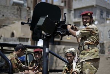 از مواضع سعودی‌ها فاصله بگیرید