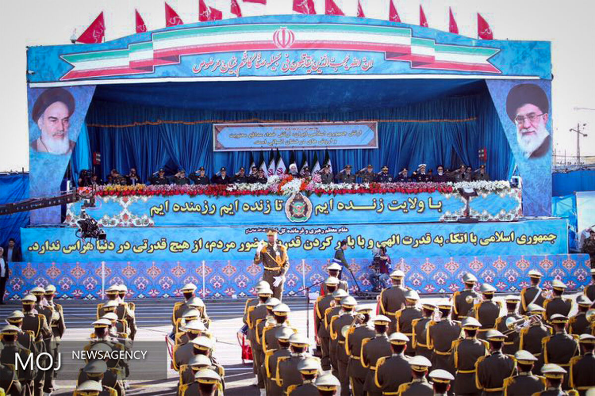مراسم رژه نیروهای مسلح ارتش جمهوری اسلامی ایران