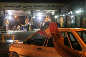 مجلس و دولت برای خنثی کردن بنزین دو نرخی بر سر دو راهی مانده اند