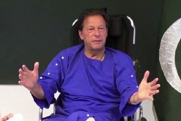عمران خان به بیمارستان منتقل شد
