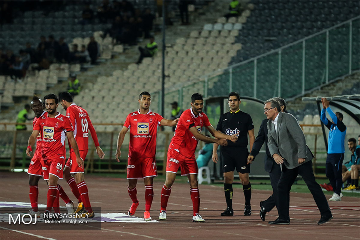 دیدار تیم های فوتبال پرسپولیس و نود ارومیه