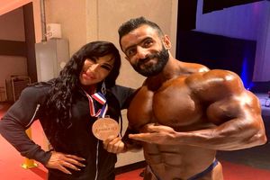 (ویدئو) رونمایی هادی چوپان از همسر و فرزندانش / نظر جالب همسر هادی چوپان در مورد او