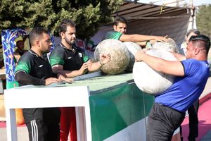 مسابقات قوی ترین مردان استان در ذوب آهن اصفهان برگزار شد