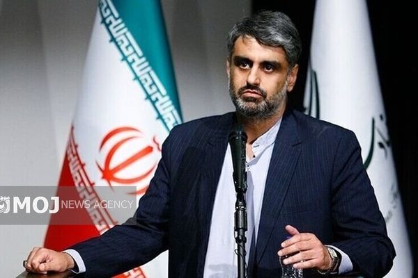دست روی ماشه، همان دست مذاکره‌کننده و پرچم‌دار خیابان است