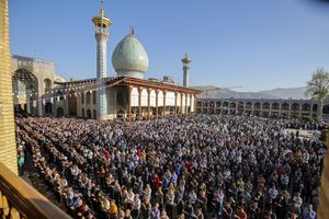 اقامه نماز با شکوه عید سعید فطر در سومین حرم اهل بیت شاهچراغ (ع)