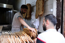 پخت نان در ساری تا نیمه‌شب برای خدمت‌رسانی به زائران ادامه دارد