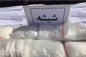 ۱۱۱ کیلو مواد مخدر شیشه از یک تریلی در حین ورود به کشور کشف شد