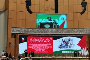 باید دست ما بر ماشه باشد