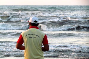 اجرای طرح سالم‌سازی دریا در بندر انزلی با استقرار نجات‌غریق‌ها و خدمات امدادی  