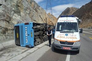 حریق اتوبوس ولوو با 17 مسافر در آزادراه تهران-قم