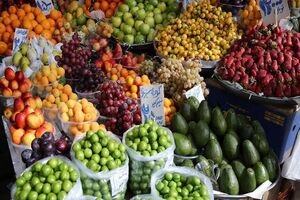 فروش  نوبرانه‌های بهاری در میادین و بازارهای میوه و تره‌بار  شهرداری آغاز شد