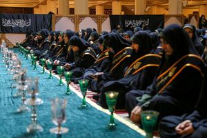 آیین لاله‌گردانی حرم مطهر شاهچراغ (ع)، در رثای شهادت امین ولایت