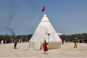 آیین خیمه‌سوزی در کیش؛ عزاداران یاد ظهر عاشورا را زنده کردند+فیلم