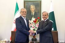 تأکید روسای جمهور ایران و پاکستان بر افزایش تجارت دوجانبه به ۱۰ میلیارد دلار