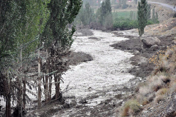 حضور شهرداری منطقه یک در زمان بحران کافی نیست / رودخانه اوین درکه توان مقابل با سیل را ندارد