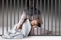 هدیه روز مادر از سوی بانک مسکن؛ سه بانوی زندانی جرایم غیرعمد از بند رها شدند