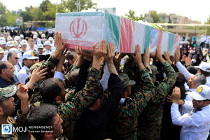 تشییع پیکر ۴۰ شهید تازه تفحص‌شده + فیلم