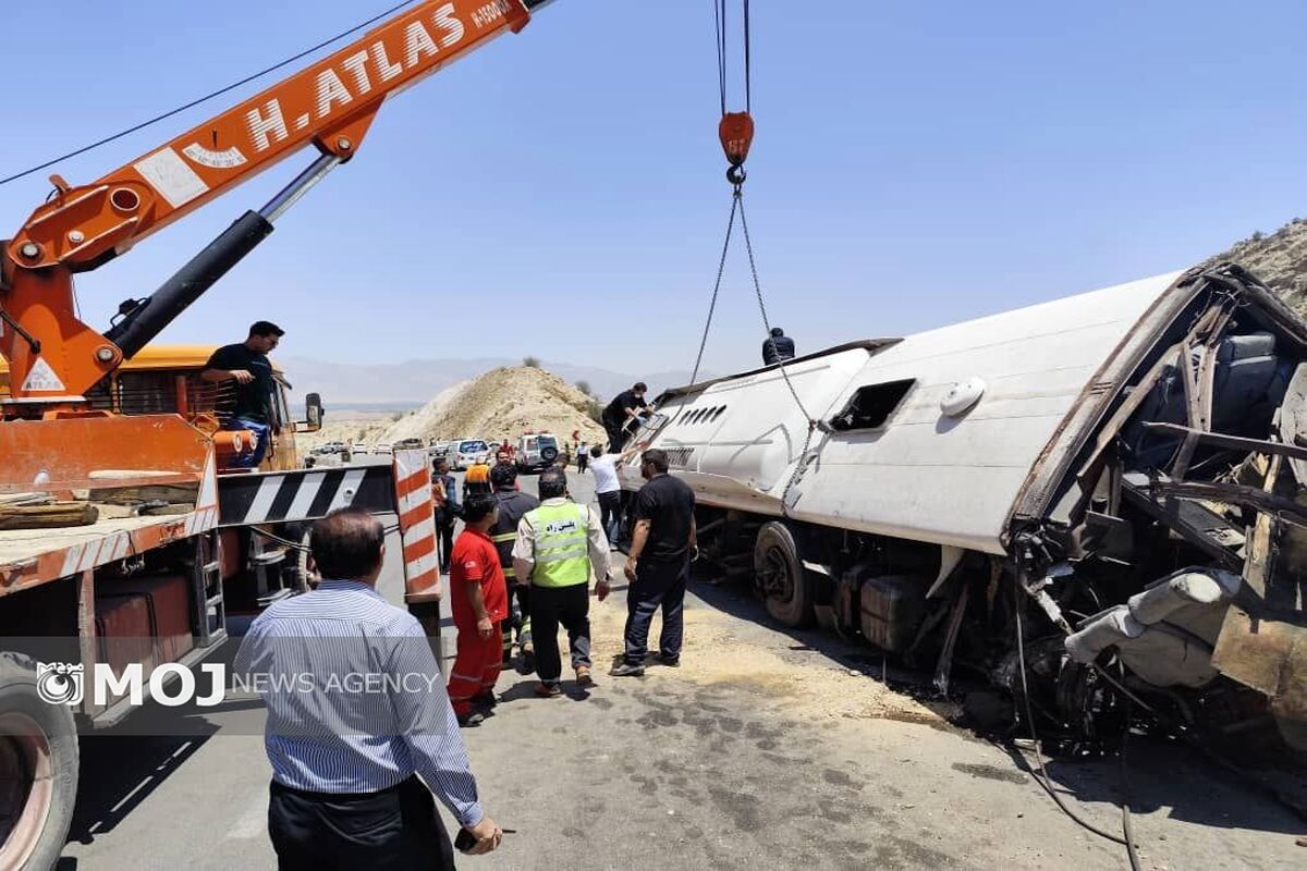 حادثه واژگونی مرگبار در استان فارس
