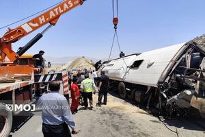 واژگونی مرگبار اتوبوس در آزادراه همدان به ساوه + فیلم