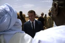 ماکرون وارد مالی شد