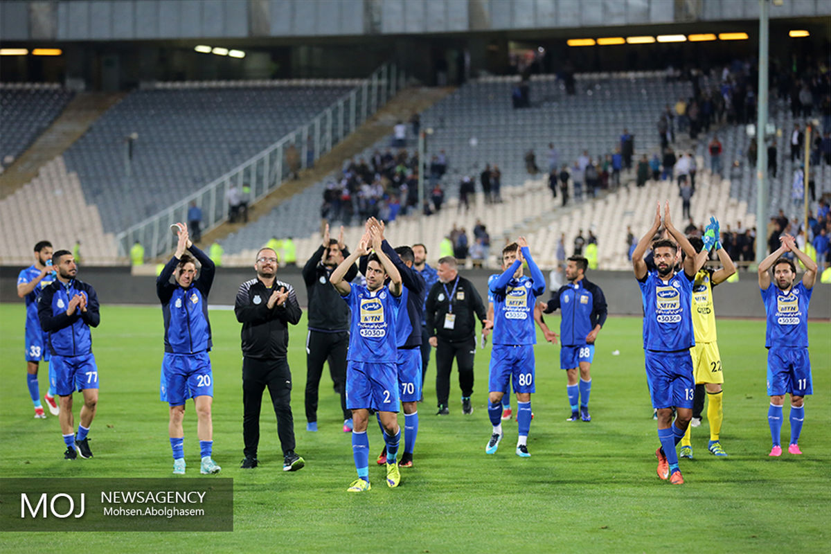 دیدار تیم های فوتبال استقلال تهران و پیکان