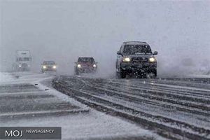 بارش برف و باران در محورهای مواصلاتی ۶ استان کشور