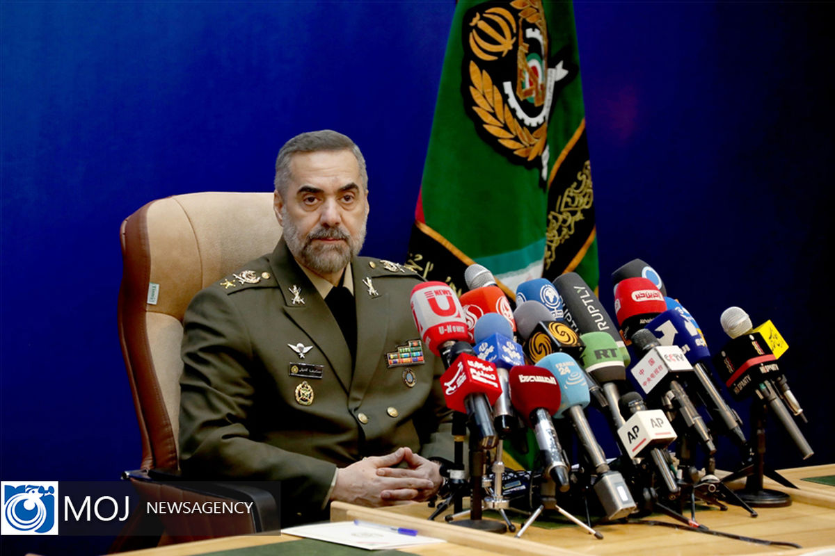 نشست خبری وزیر دفاع و پشتیبانی نیرو‌های مسلح