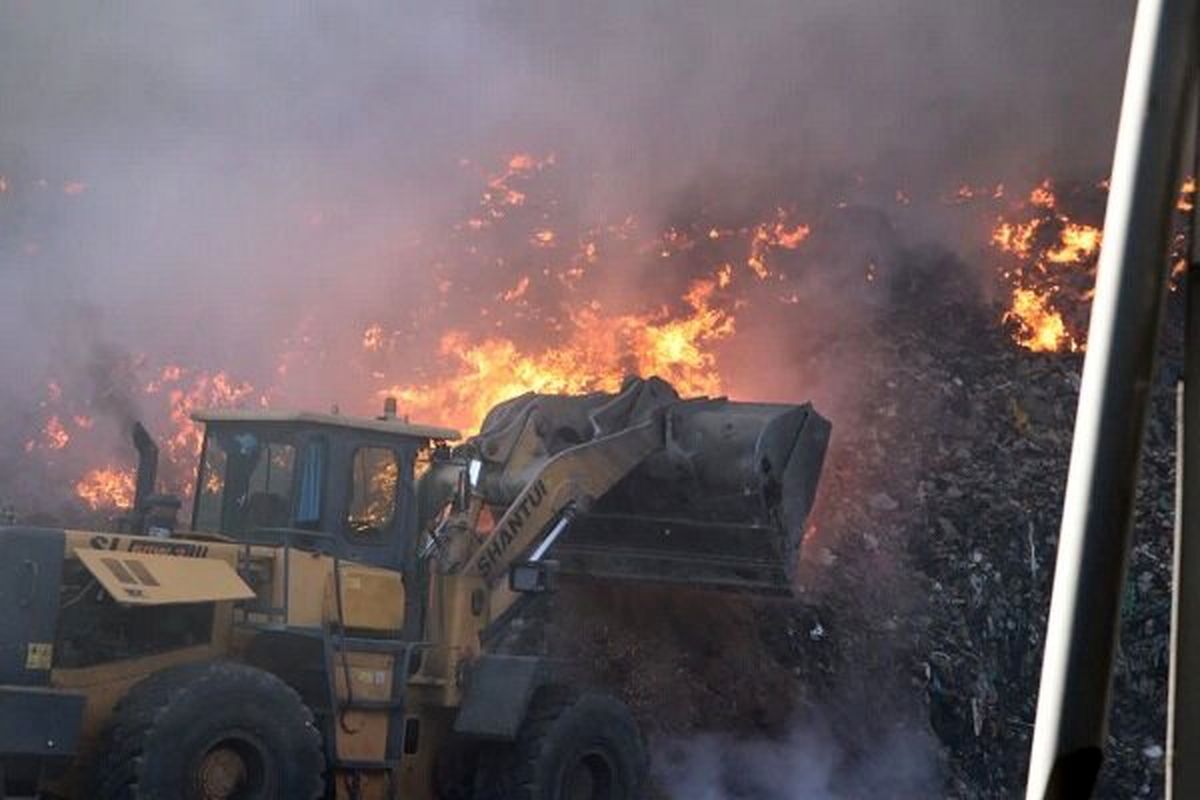 آتش سوزی مرکز بازیافت زباله